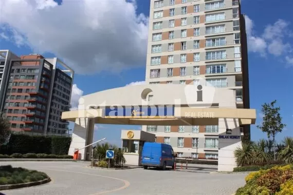 Avrupa Konutlari Başakşehi̇r real photo commercial shops apartments for sale in Istanbul Turkey real estate and citizenship