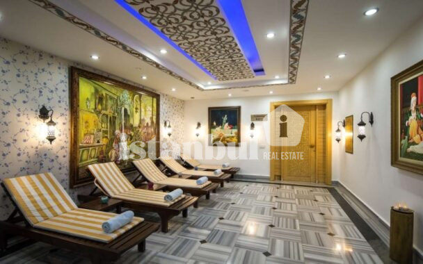 The professional management team at Onkel Hotel ensures efficient operations, optimizing investment returns for foreign stakeholders.