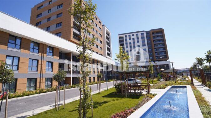 Find peace and Turkish citizenship in Semt Bahçekent’s welcoming neighborhood.