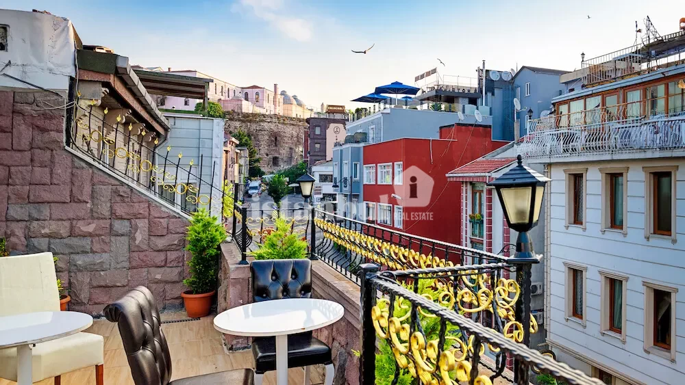 Airbnb-Friendly Properties in Istanbul in 2026: Legal Framework and Income Potential